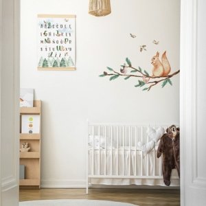 Yokodesign Nálepka na zeď - Veverka na větvi
